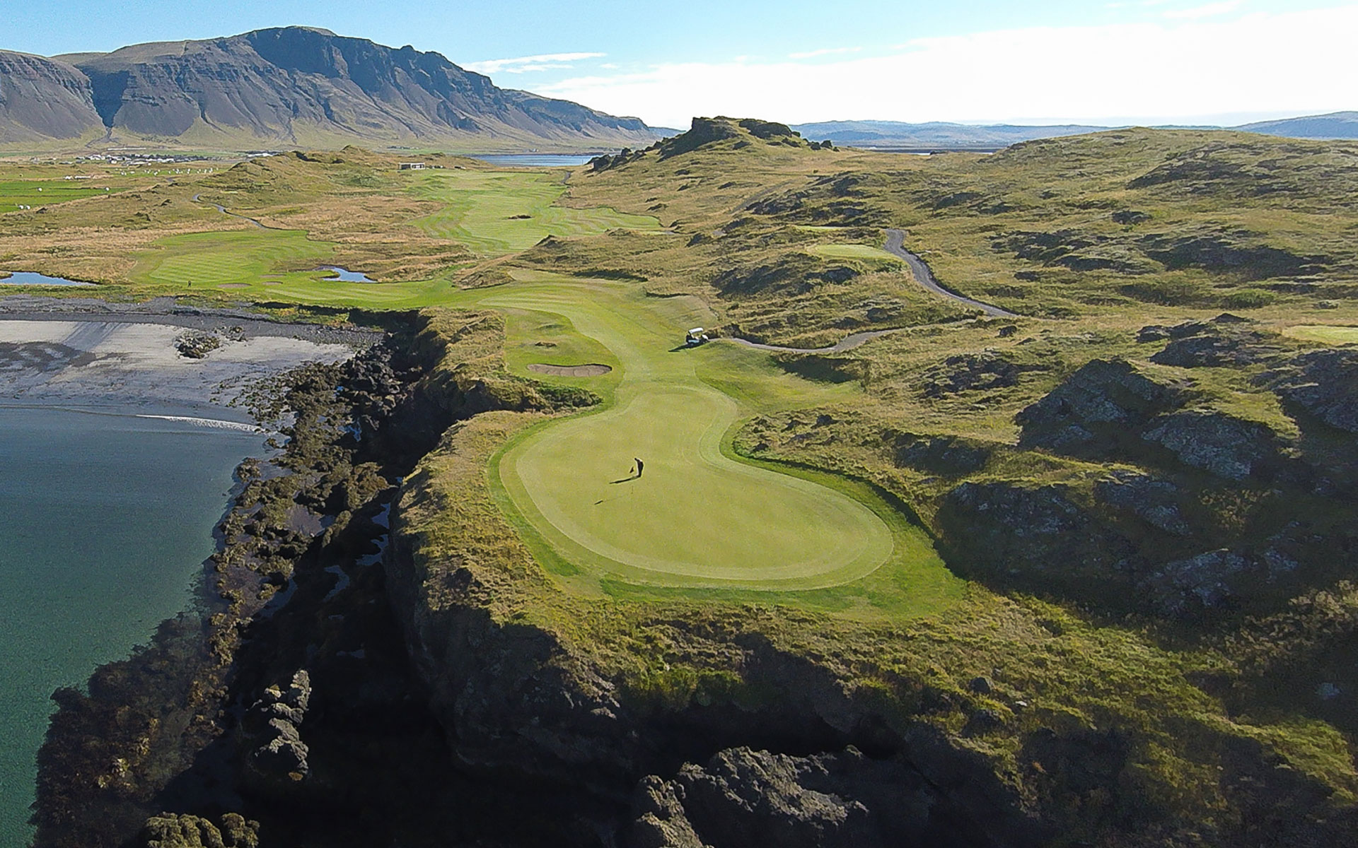 Amazing golf courses around the world Brautarholt golf course in Iceland